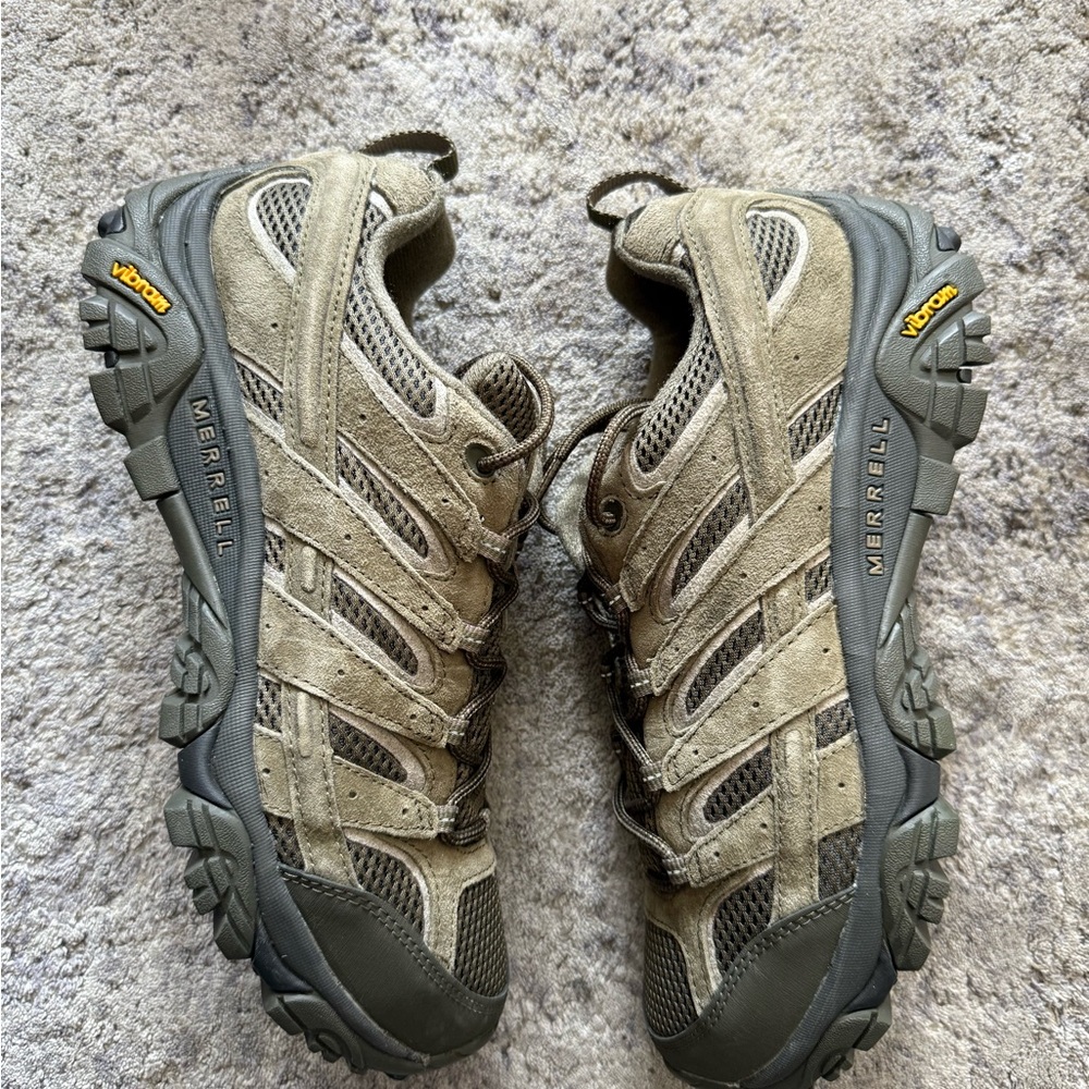 Merrell Men's Tan and Gray Athletic Shoes